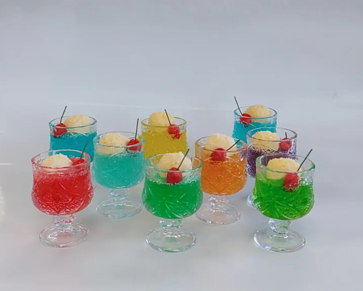 食品サンプル　クリームソーダ