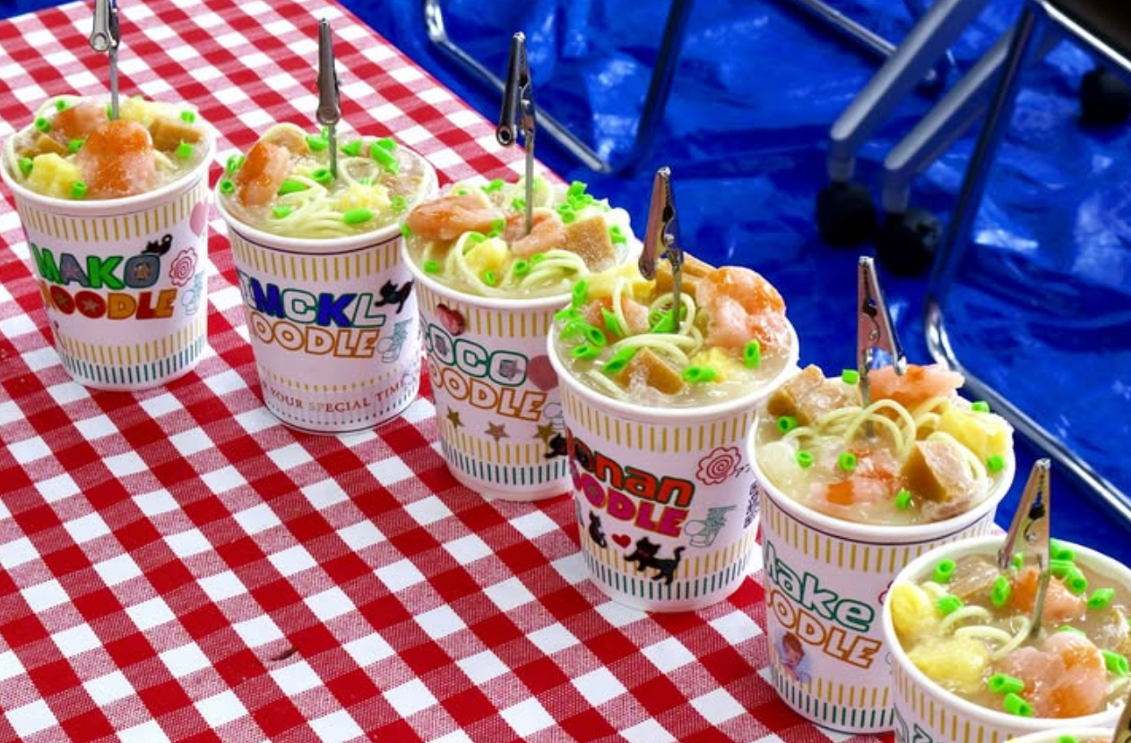 食品サンプル　カップヌードル