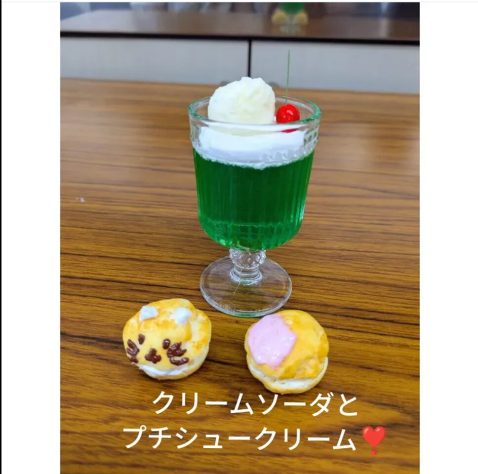 食品サンプル　クリームソーダ