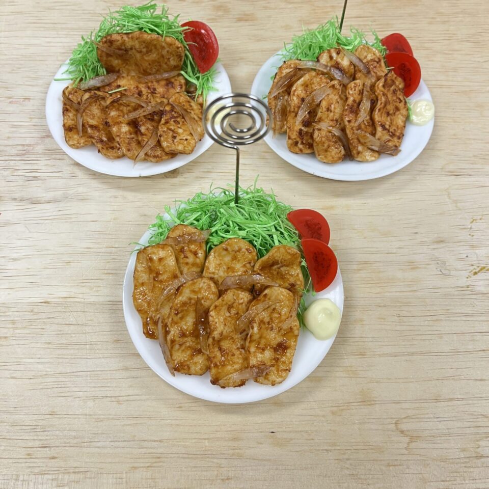 食品サンプル 豚生姜焼き