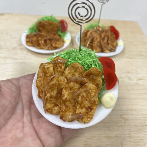 食品サンプル　豚生姜焼き